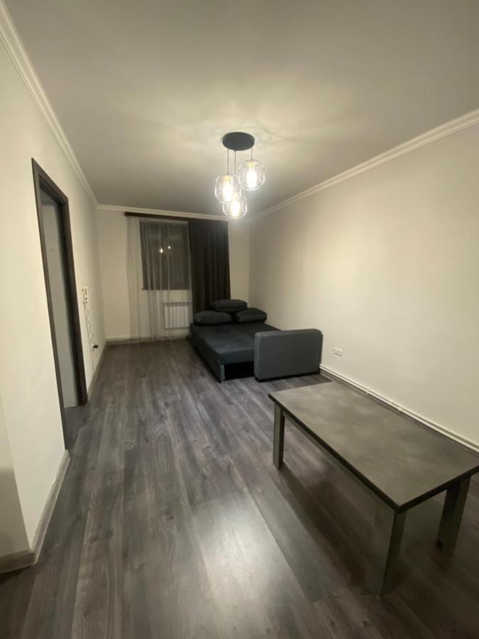 2 Cosy Apartment In Townhouse Near Airport Evn Geghanist  Exteriér fotografie
