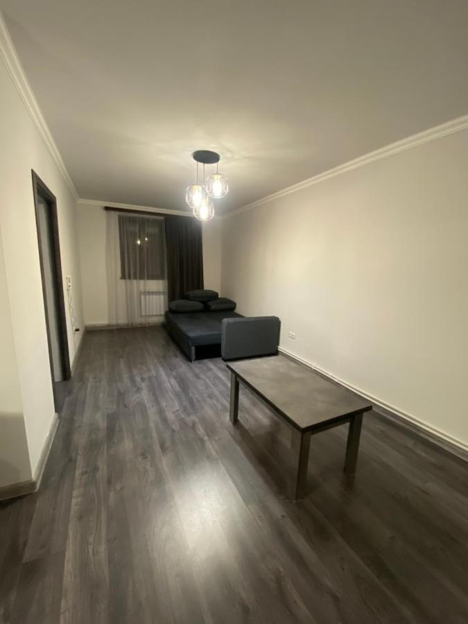 2 Cosy Apartment In Townhouse Near Airport Evn Geghanist  Exteriér fotografie